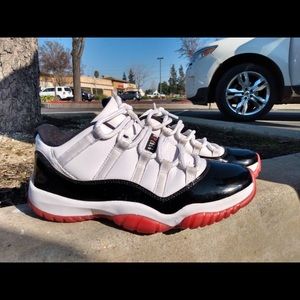 Jordan 11 low concord bread size 9 mens